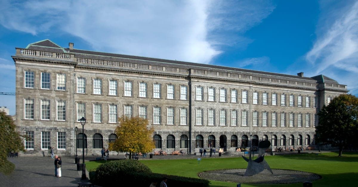 Clădirea Old Library de la Trinity College, unde e expus Book of Kells.