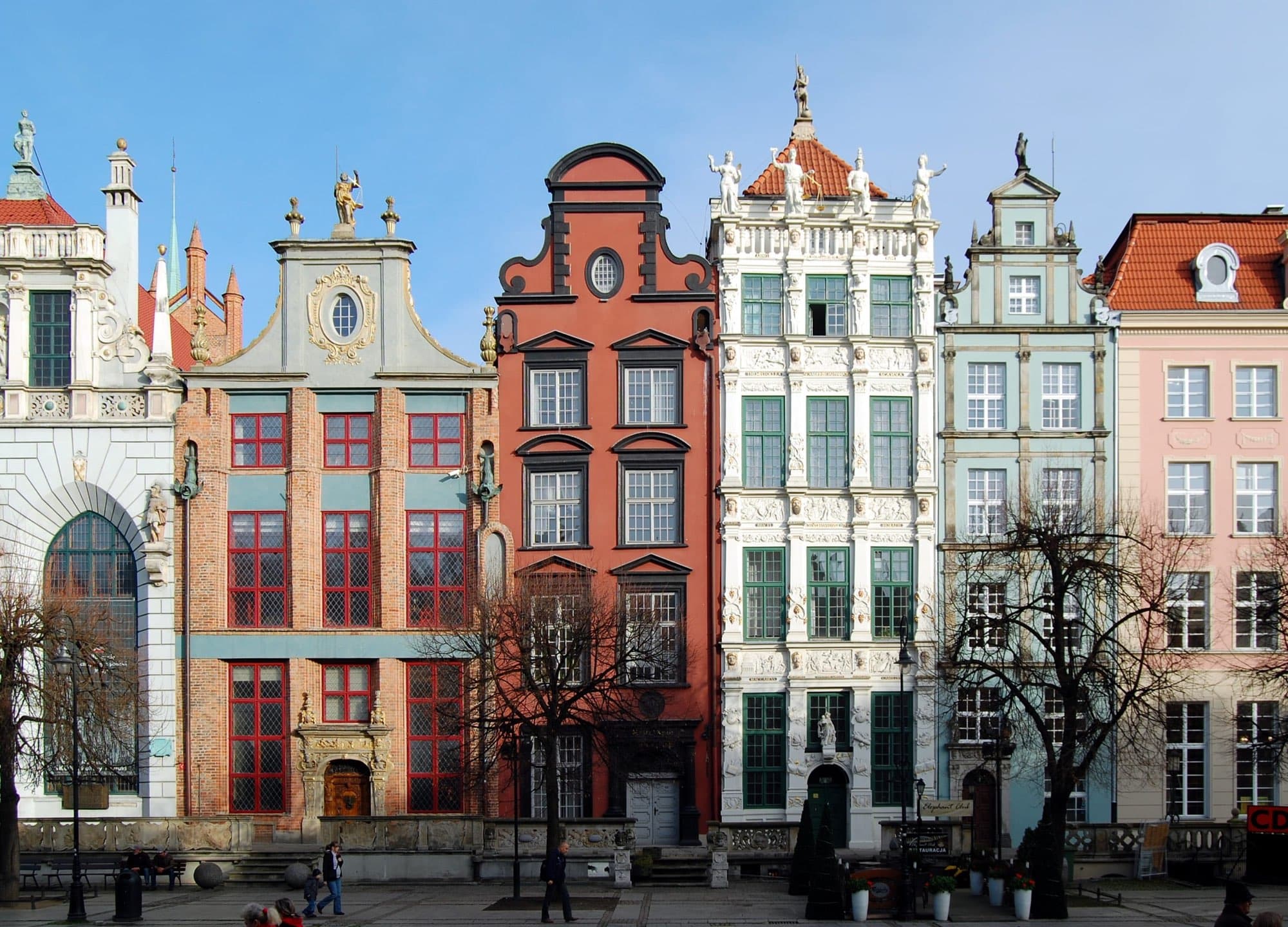Casele cu frontoane de pe Długi Targ, în Gdańsk.