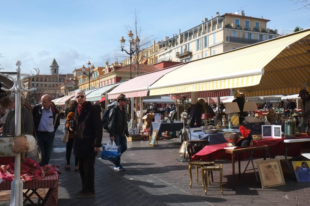 Tarabele din Cours Saleya, în orașul vechi al Nisei.