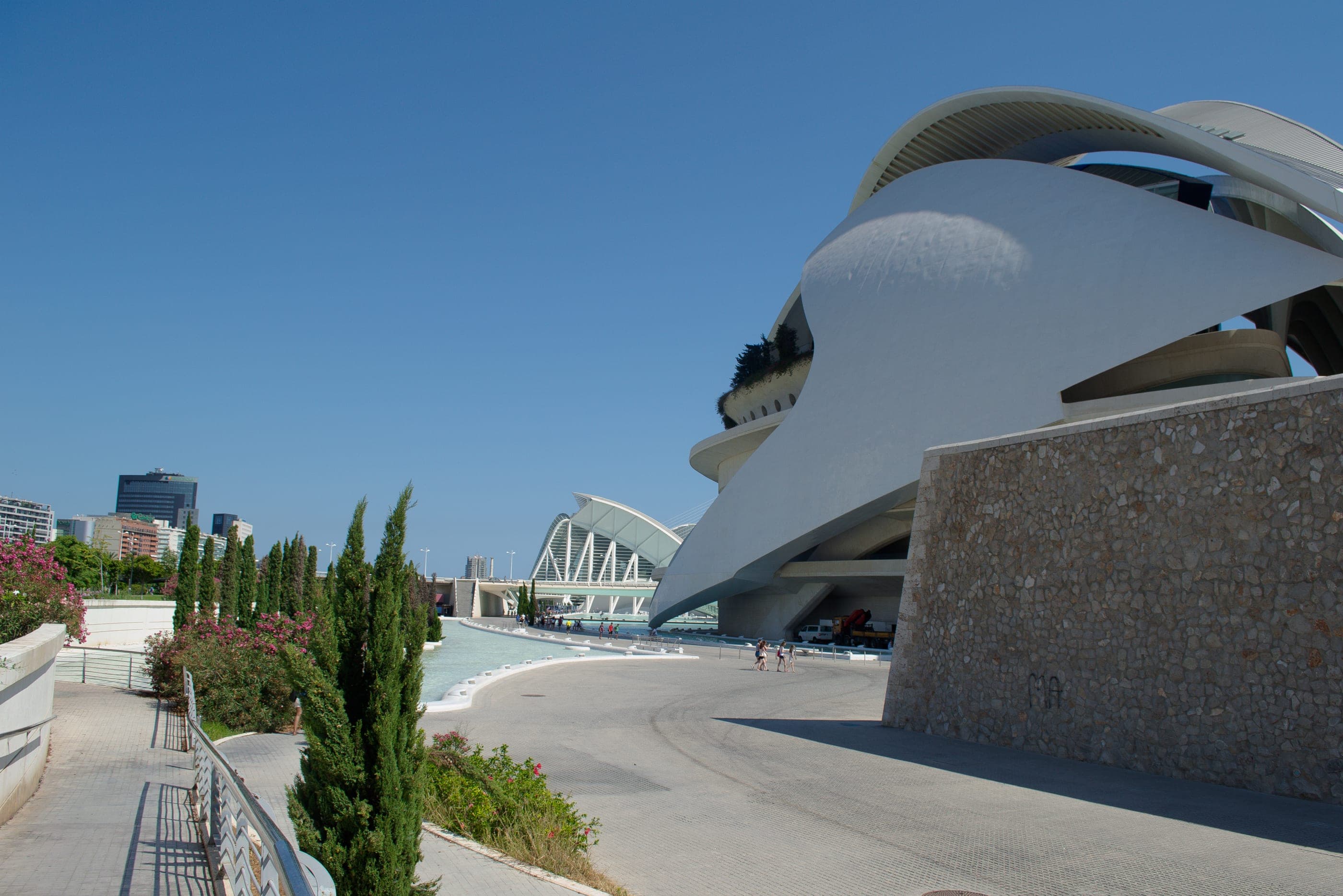 Palau de les Arts din Ciutat de les Arts i les Ciències, ziua.