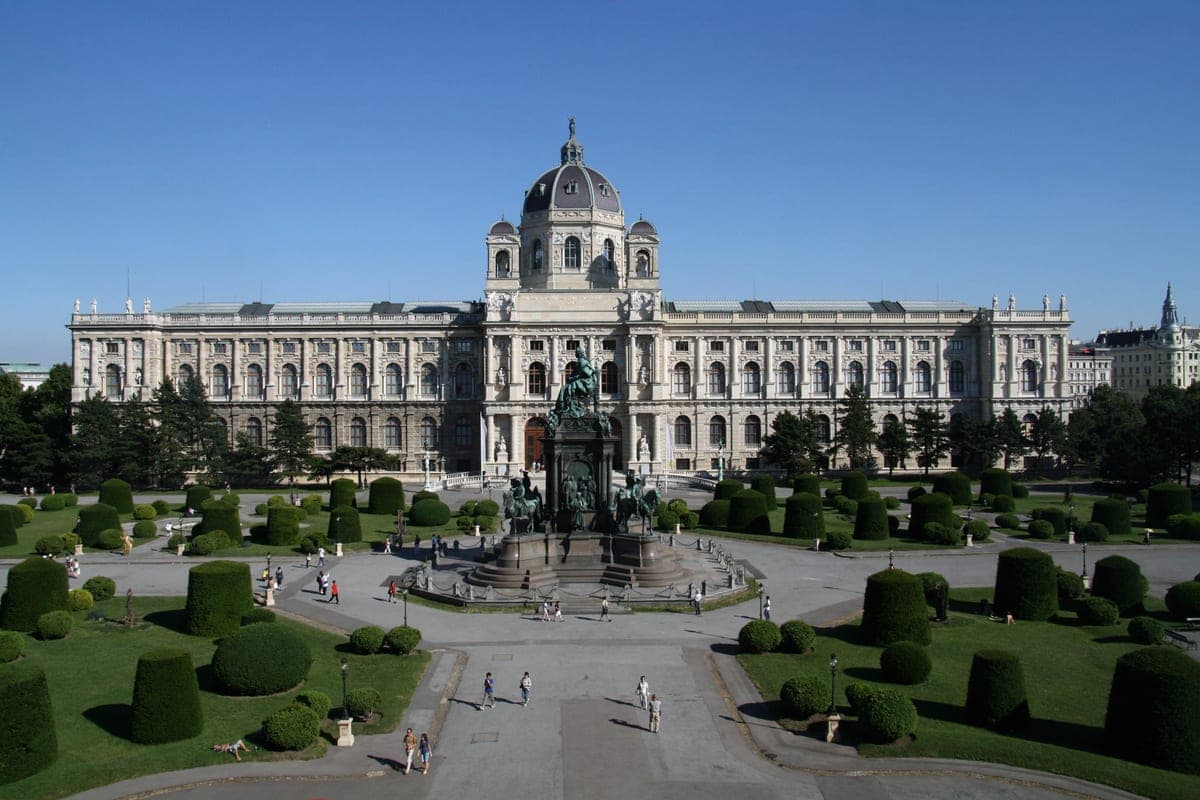 Kunsthistorisches Museum, văzut din Maria-Theresien-Platz.
